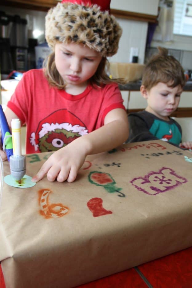 Crayola Air Marker Sprayer Holiday wrapping