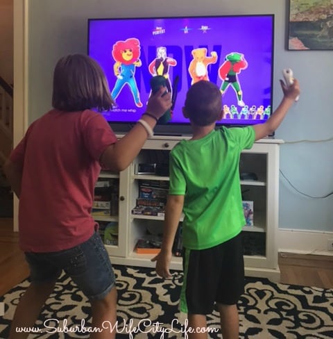 Screen vs Play - Dancing