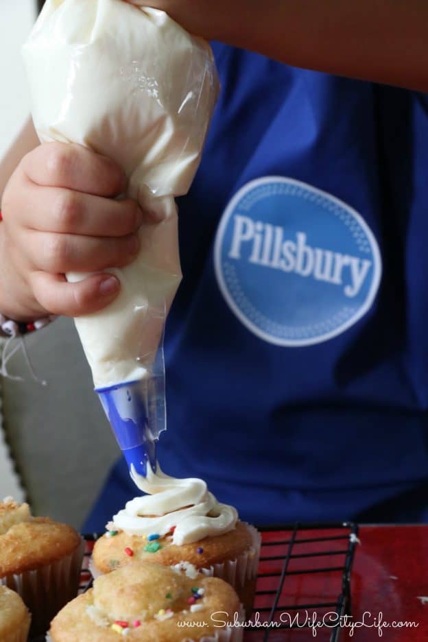 Pillsbury Pre-Filled Pastry Bag