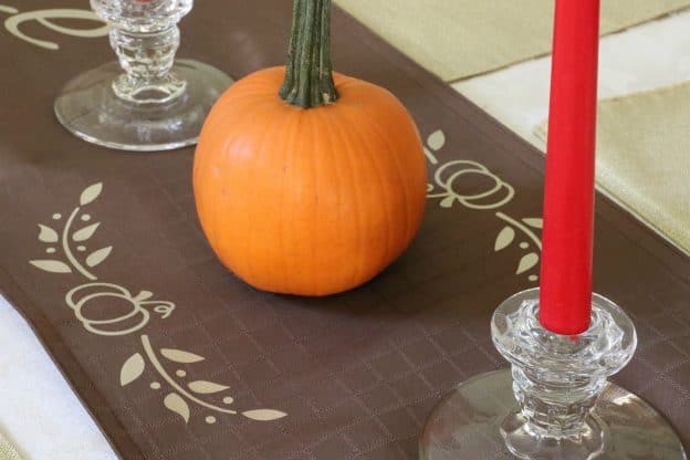 Fall table Runner DIY #CricutMade