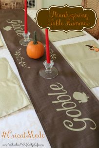 Thanksgiving Table Runner #CricutMade