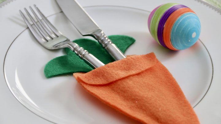 Easter Carrot Flatware Decoration